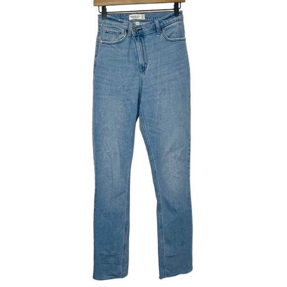 Abercrombie & Fitch Denim - Abercrombie & Fitch 90s Slim Straight Ultra High Rise Curve Love Jeans 2…